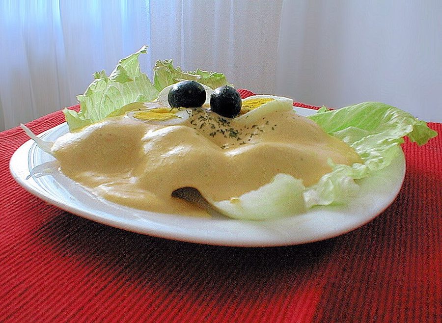 Huancayo Potatoes in Cream Sauce (Papas a la Huancaína)