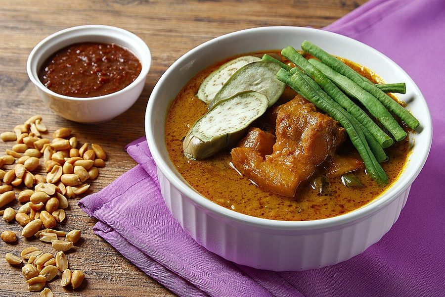 Kare-Kare (Oxtail and Vegetables in Peanut Sauce)