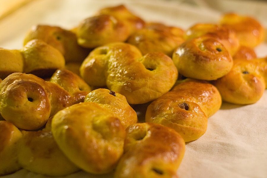 Luciabullar (Scandinavian Saffron Buns)