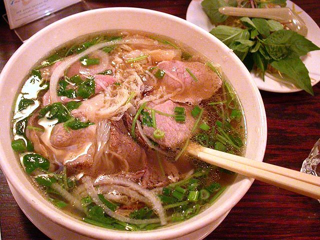 Phở Bò (Vietnamese Beef Noodle Soup)